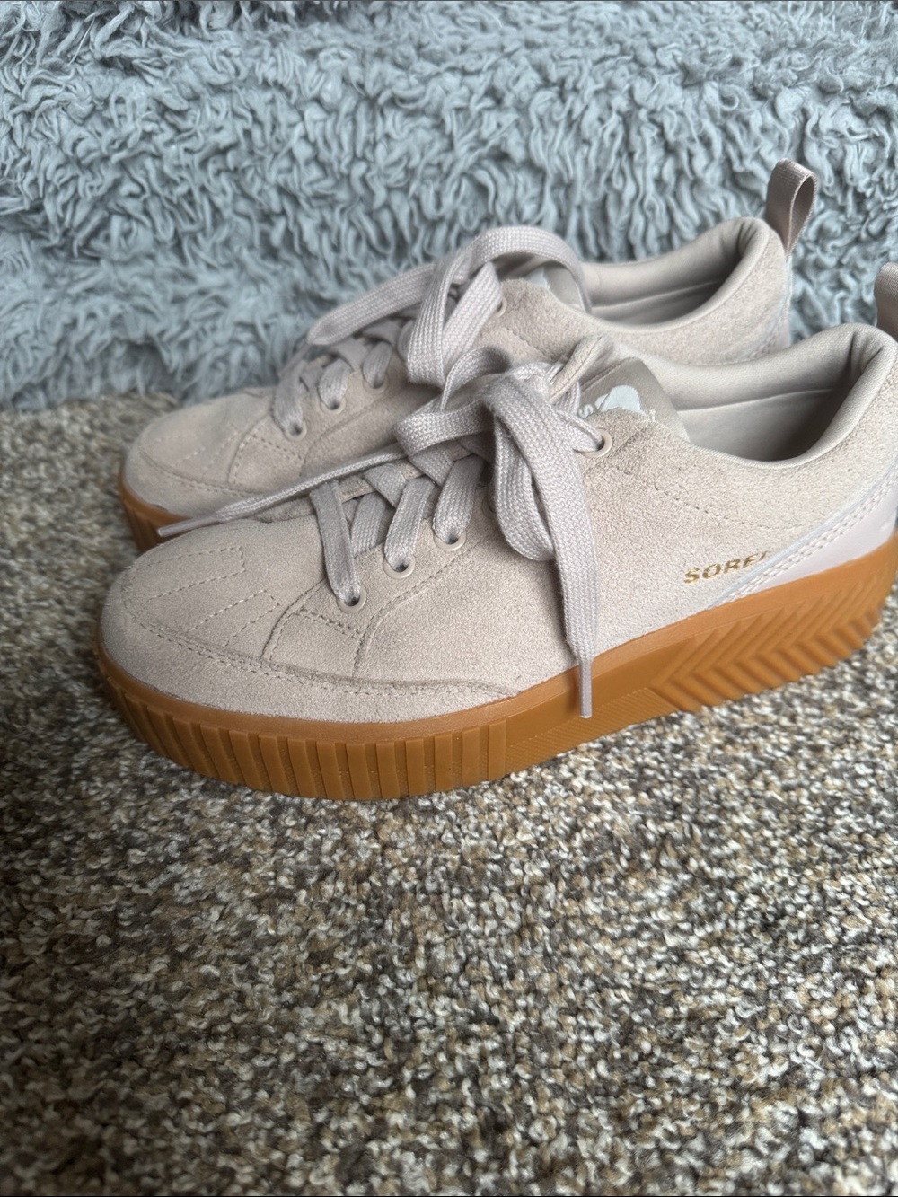 SOREL Suede Platform Sneakers in Light Beige with Gum Sole size 9